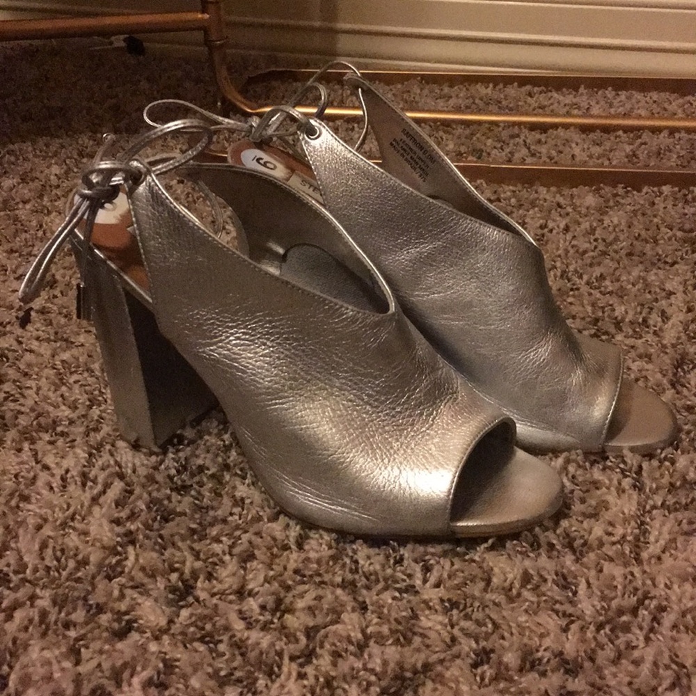 Steve Madden Retro Heels